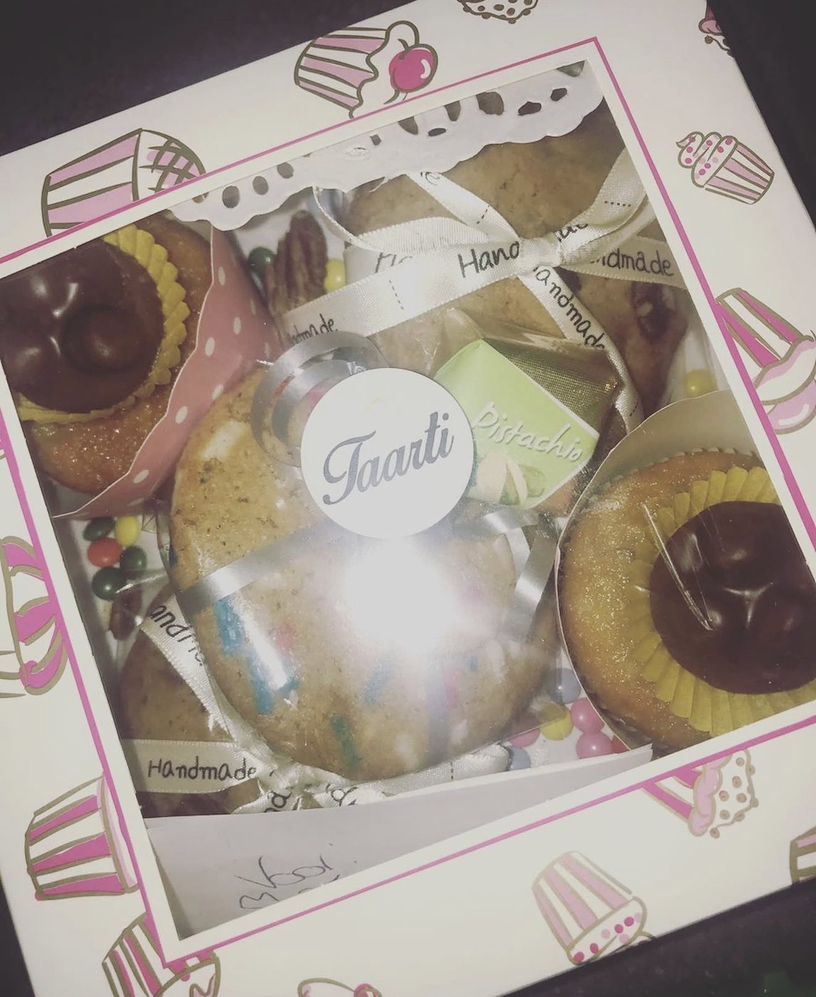 Cadeaudoos van Taarti met cupcakes en koekjes